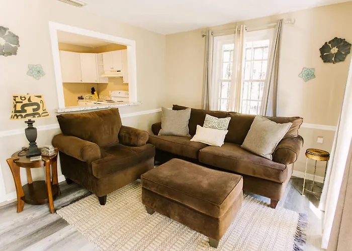 Downtown Mobile Bungalow With Free Parking And Fast Wifi